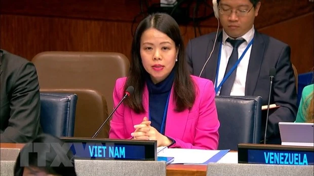 Bà Nguyễn Minh Hằng phát biểu tại Trụ sở Liên hợp quốc ở New York, Mỹ. (Ảnh: TTXVN)