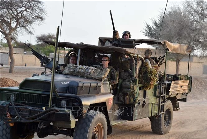 Binh sĩ Pháp tuần tra tại thị trấn Diffa, Niger. Ảnh tư liệu: AFP/TTXVN