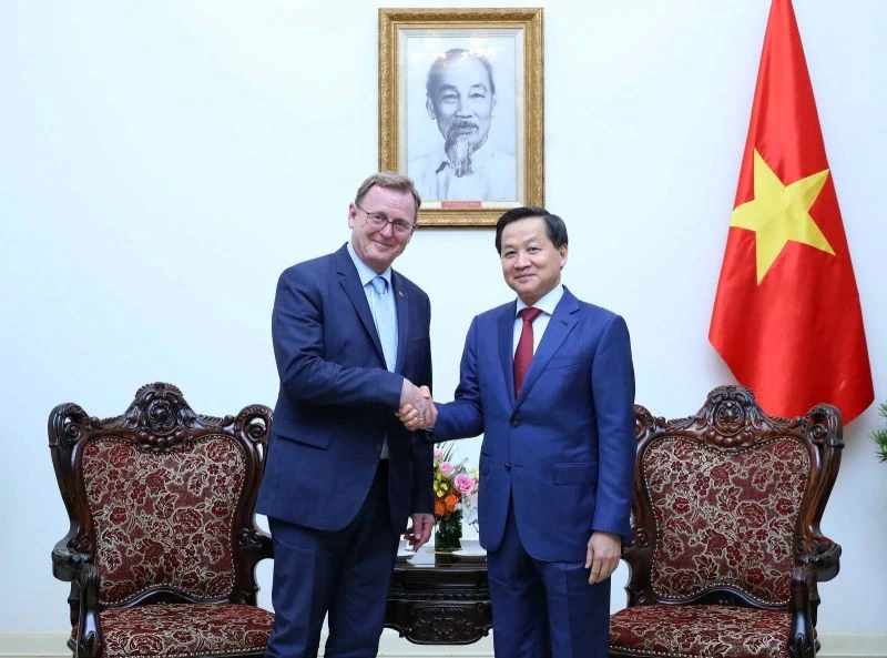 Phó Thủ tướng Lê Minh Khái tiếp ngài Bodo Ramelow, Thủ hiến Bang Thuringia, Cộng hòa Liên bang Đức. (Ảnh: VGP)