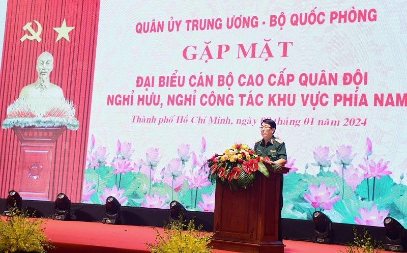 Đại tướng Lương Cường, Ủy viên Bộ Chính trị, Ủy viên Thường vụ Quân ủy Trung ương, Chủ nhiệm Tổng Cục Chính trị Quân đội nhân dân Việt Nam phát biểu tại buổi gặp mặt.