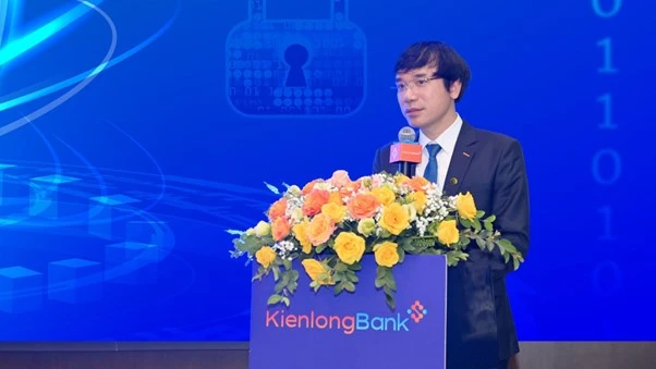 Ông Nguyễn Văn Minh - Phó Tổng Giám đốc KienlongBank chia sẻ tại Hội thảo.