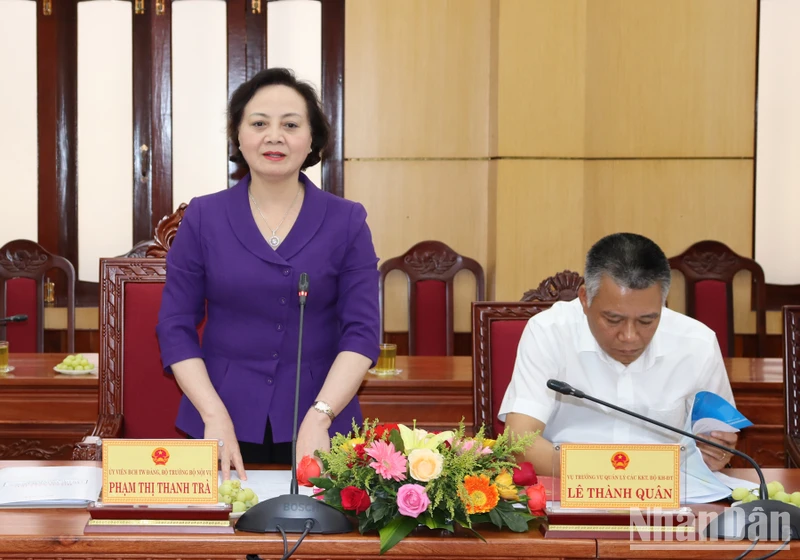 Bộ trưởng Nội vụ Phạm Thị Thanh Trà phát biểu tại buổi làm việc. 