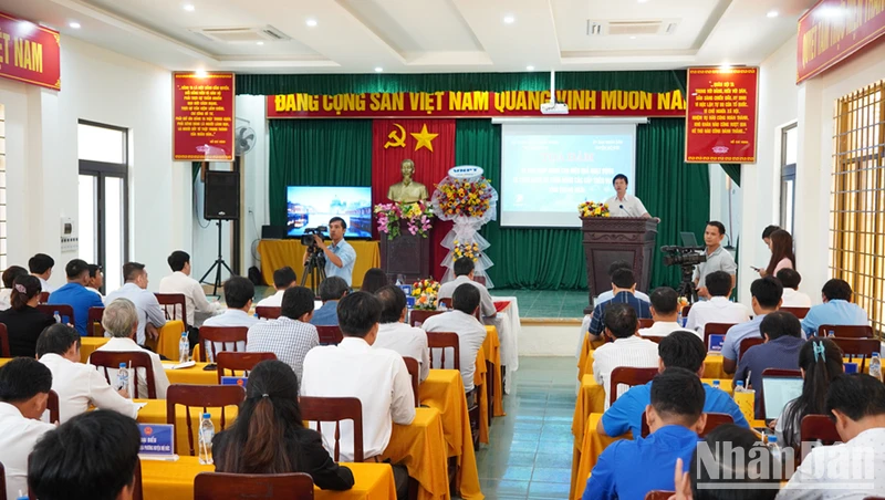 Quang cảnh cuộc tọa đàm.