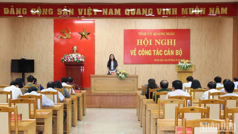 Bí thư Tỉnh ủy Quảng Ngãi Bùi Thị Quỳnh Vân chủ trì hội nghị xem xét kỷ luật đảng viên vi phạm.