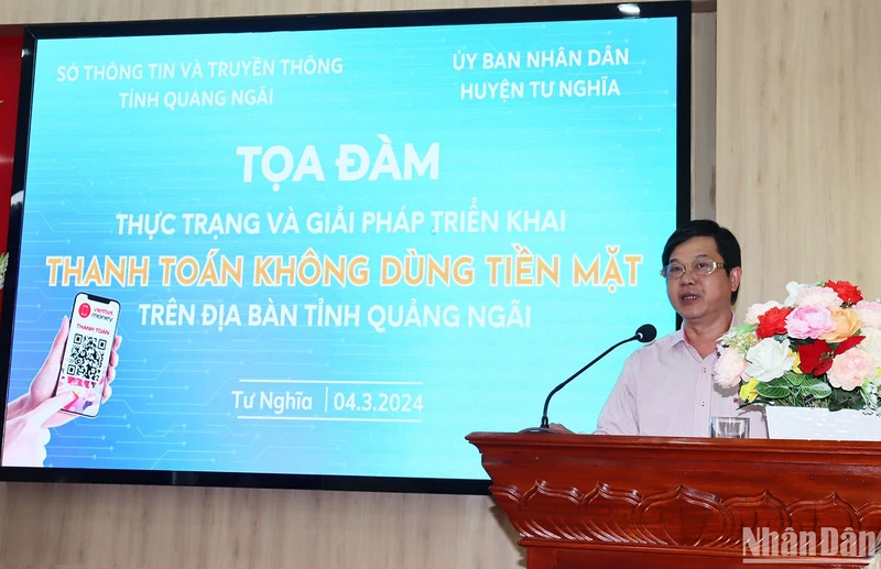 Giám đốc Sở Thông tin và Truyền thông tỉnh Quảng Ngãi Trần Thanh Trường phát biểu tại tọa đàm.