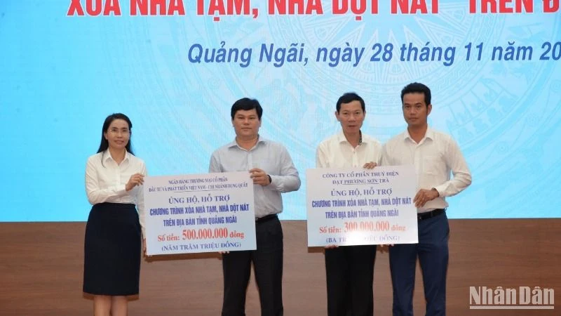 Đến ngày 28/11, đã có 28 cơ quan, địa phương, doanh nghiệp và cán bộ, nhân dân đăng ký ủng hộ 242,38 tỷ đồng vào chương trình xóa nhà tạm, nhà dột nát tỉnh Quảng Ngãi. 