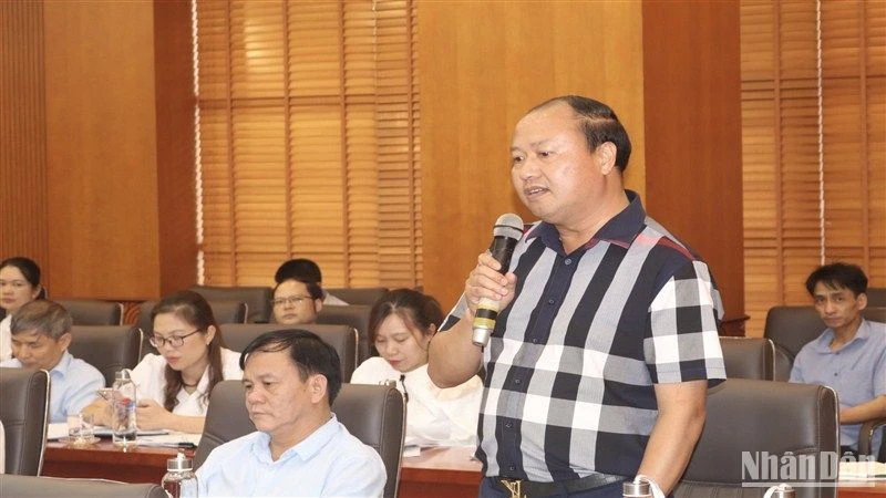 Đại diện Hiệp hội doanh nghiệp tỉnh Cao Bằng phát biểu ý kiến tại hội nghị.