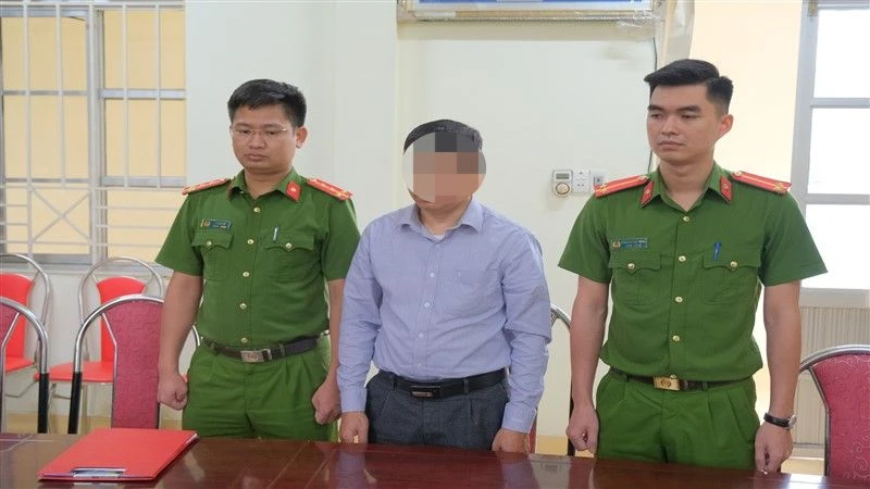 Công an thành phố Cao Bằng khởi tố, bắt tạm giam nguyên Chủ tịch Ủy ban nhân dân phường Sông Bằng.
