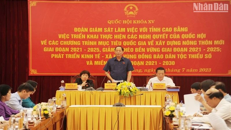 Thượng tướng Trần Quang Phương, Phó Chủ tịch Quốc hội phát biểu ý kiến tại cuộc giám sát.