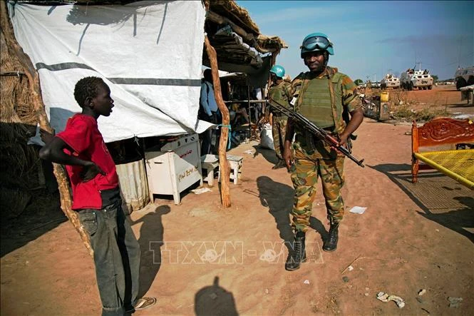 Lực lượng gìn giữ hòa bình Liên hợp quốc tuần tra tại thị trấn Abyei, Sudan. (Ảnh minh họa: AFP/TTXVN)