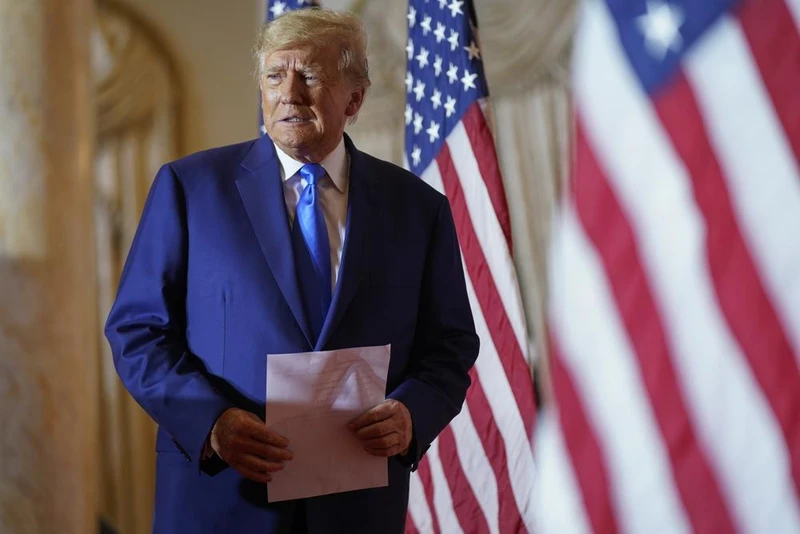 Ông Trump chuẩn bị phát biểu tại Mar-a-lago trong Ngày Bầu cử (8/11/2022). (Ảnh: AP)