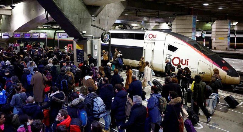 40% số chuyến tàu được lên lịch vào ngày 24-25/12 tại Pháp đã bị hủy. (Ảnh: Reuters)