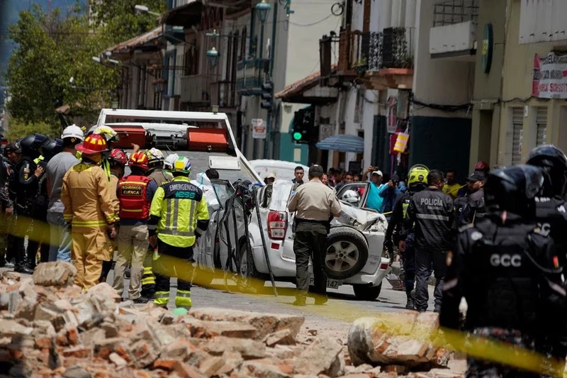 Đống đổ nát tại Cuenca, Ecuador sau trận động đất ngày 18/3/2023. (Ảnh: Reuters/Rafa Idrovo Espinoza)