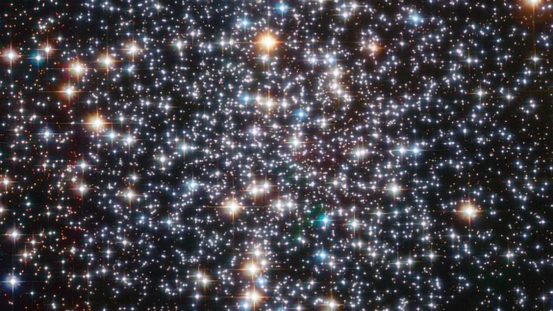 Cụm sao Messier 4, nơi kính Hubble phát hiện hố đen mới. (Nguồn: Live Science)