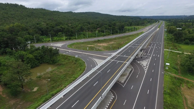Đoạn đường vừa được nâng cấp trên tuyến cao tốc 12, địa phận tỉnh Kalasin, Thái Lan. (Ảnh: ThaiPost)