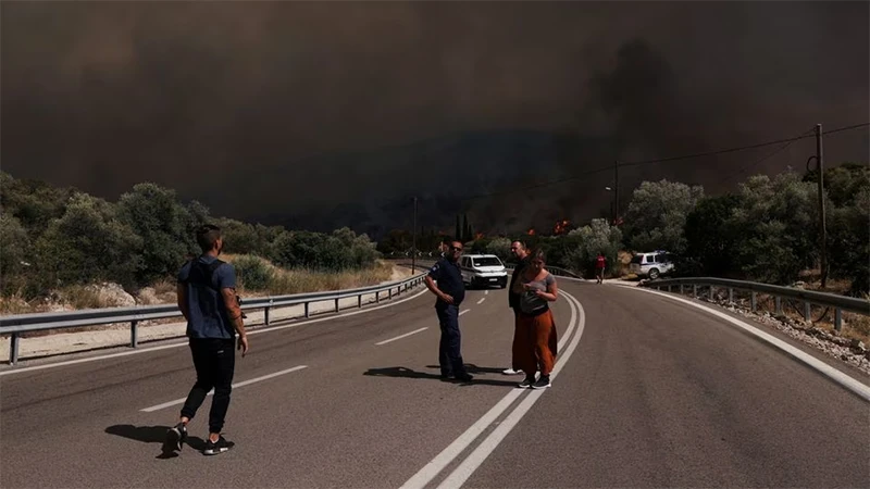 Cháy rừng bùng phát gần làng Pournari, Hy Lạp, ngày 18/7/2023. (Ảnh: Reuters)