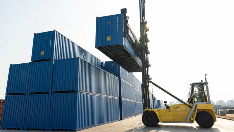 Tập đoàn Hòa Phát chính thức cung cấp vỏ container ra thị trường. 