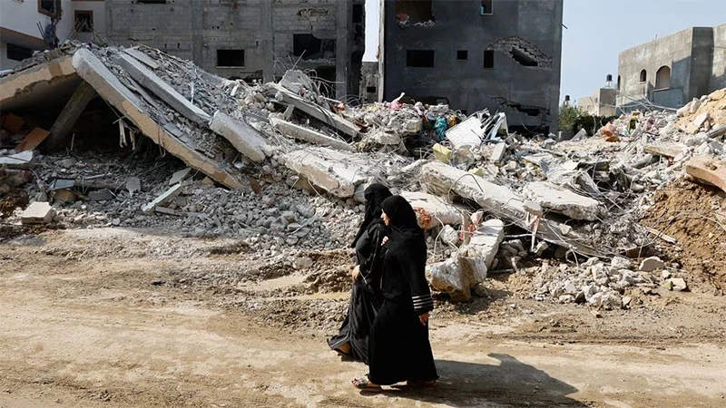 Cảnh đổ nát sau các vụ không kích của Israel tại Dải Gaza, ngày 8/10/2023. (Ảnh: Reuters)