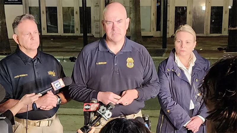 Cảnh sát trưởng Tampa Lee Bercaw cung cấp thông tin về vụ đấu súng. Ảnh: Cảnh sát thành phố Tampa