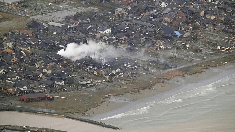 Khu dân cư ở Suzu, tỉnh Ishikawa bị ảnh hưởng bởi trận động đất, ngày 2/1/2024. (Ảnh: Kyodo/Reuters)