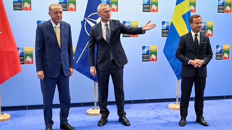 Tổng thống Thổ Nhĩ Kỳ Tayyip Erdogan, Tổng Thư ký NATO Jens Stoltenberg và Thủ tướng Thụy Điển Ulf Kristersson (từ bên trái sang) trước lúc tham gia Hội nghị thượng đỉnh NATO tại Lithuania, ngày 10/7/2023. Ảnh: REUTERS