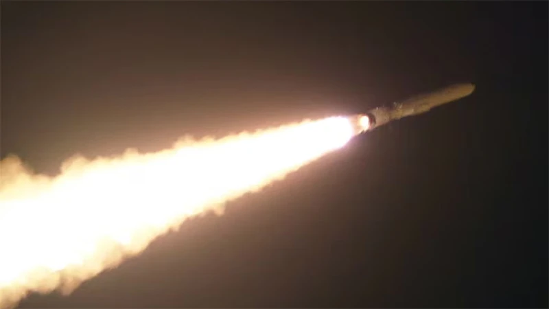 Tên lửa hành trình chiến lược "Pulhwasal-3-31" được phóng thử tại một địa điểm ở Triều Tiên. Hình ảnh do KCNA công bố ngày 25/1/2024.
