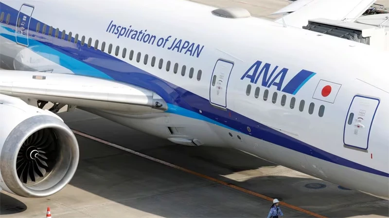 Một máy bay của hãng hàng không All Nippon Airways. Ảnh: REUTERS