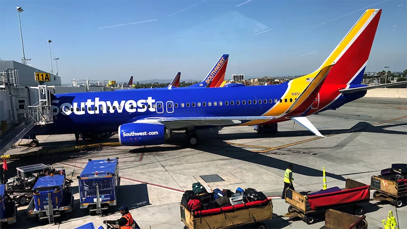 Một máy bay Boeing 737-800 của hãng hàng không Southwest Airlines tại sân bay quốc tế Los Angeles, Mỹ, ngày 10/4/2017. (Ảnh: Reuters)