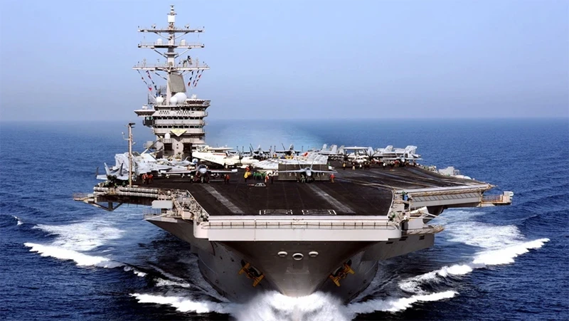 Tàu sân bay USS Dwight D. Eisenhower của Mỹ. (Ảnh: AFP/TTXVN)