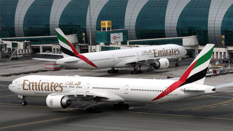 Máy bay Boeing 777-300ER của hãng hàng không Emirates tại sân bay quốc tế Dubai, tháng 2/2019. (Ảnh: Reuters)