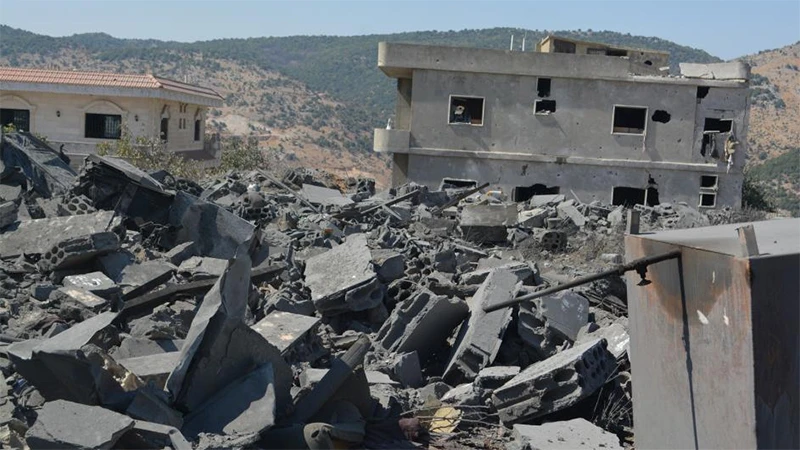 Nhiều ngôi nhà bị tàn phá trong các vụ không kích của Israel tại Meidoun, Lebanon. Hình ảnh chụp vào ngày 10/10/2024. (Ảnh: Tân Hoa Xã)