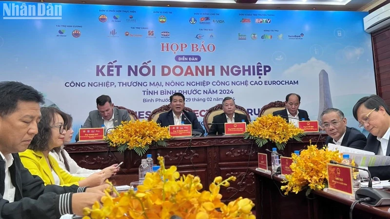 Bình Phước tổ chức họp báo thông tin về “Diễn đàn kết nối doanh nghiệp công nghiệp, thương mại, nông nghiệp công nghệ cao EuroCham - tỉnh Bình Phước năm 2024”.