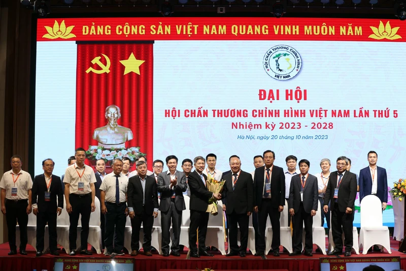 Ban Chấp hành Hội Chấn thương chỉnh hình Việt Nam nhiệm kỳ 2023-2028.