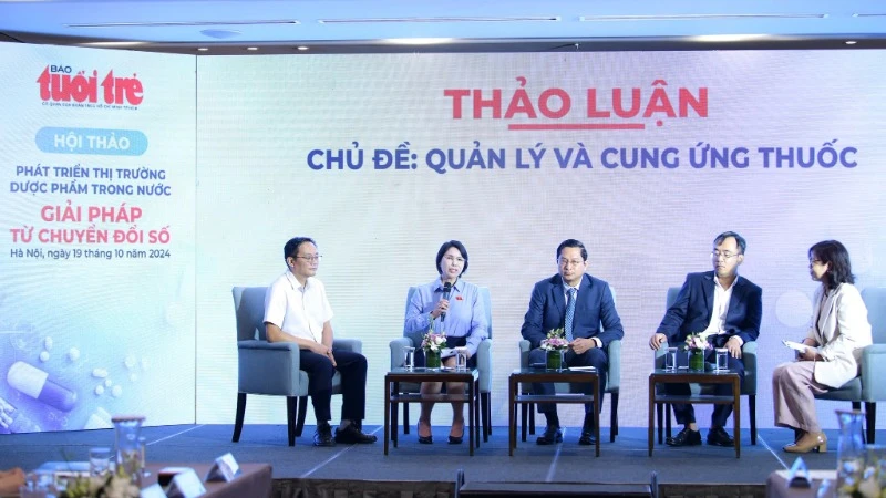 Các đại biểu trao đổi, thảo luận về quản lý và cung ứng thuốc tại Việt Nam