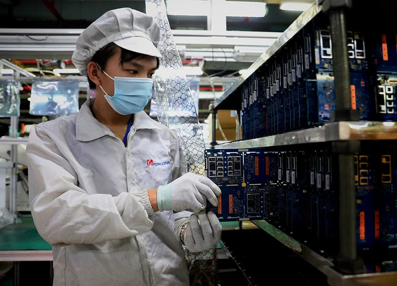 Việt Nam đã trở thành điểm đến được ưu tiên của nhiều nhà đầu tư nước ngoài như: Intel, Samsung, LG, Foxconn...Ảnh: Lê Danh Lam