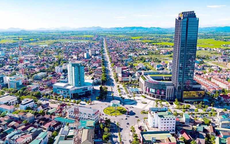 Hãy khám phá Hà Tĩnh - một thành phố với tiềm năng phát triển vô tận! Từ những bãi biển đẹp nhất Việt Nam đến các khu công nghiệp hiện đại và các trung tâm thương mại sầm uất, Hà Tĩnh đang trở thành điểm đến hấp dẫn cho du khách và nhà đầu tư từ khắp nơi trên thế giới.