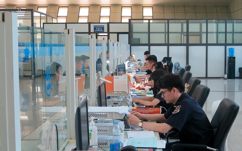 Ứng dụng nền tảng cửa khẩu số vào kiểm tra, giám sát thông quan hàng hóa tại cửa khẩu quốc tế Hữu Nghị (Cao Lộc, Lạng Sơn).