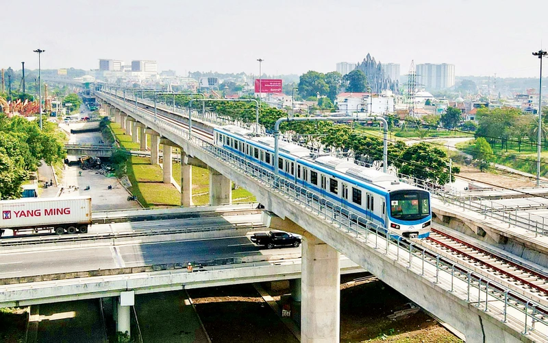 Tuyến Metro Bến Thành-Suối Tiên đoạn qua địa bàn thành phố Thủ Ðức. (Ảnh Thế Anh)