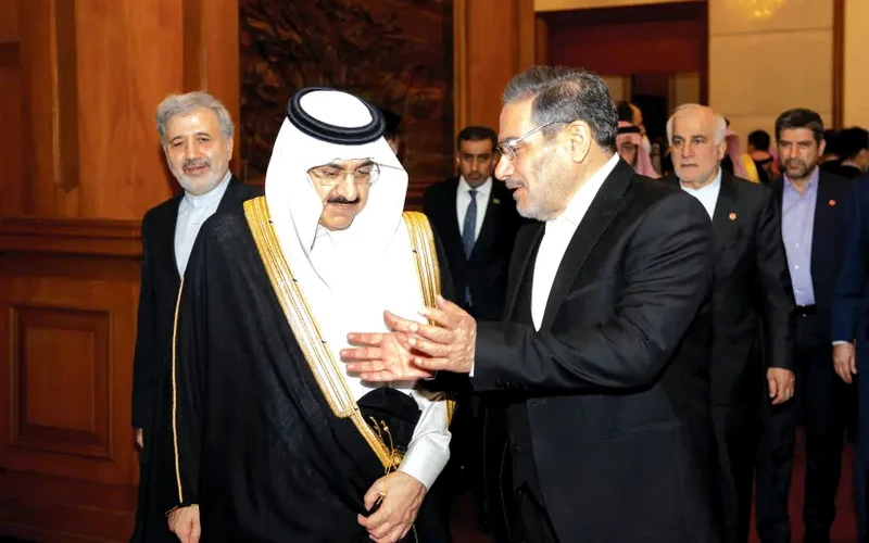 Các quan chức Saudi Arabia và Iran trong cuộc đàm phán về quan hệ hai nước. (Ảnh REUTERS)