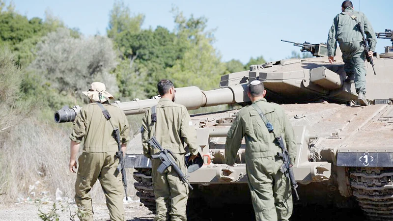 Binh sĩ Israel tại một vị trí gần biên giới Liban.