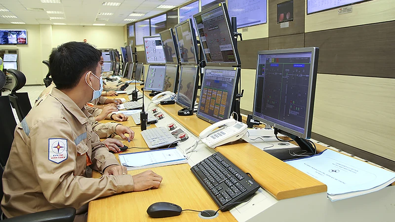 Sản xuất điện là một trong các trọng tâm chuyển đổi số của Tập đoàn Ðiện lực Việt Nam. (Ảnh EVN)