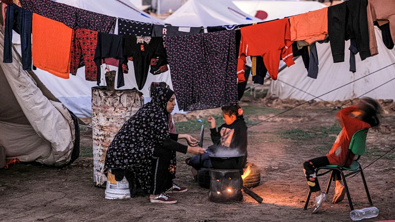 Người dân sống trong lều tạm tại miền nam Dải Gaza.