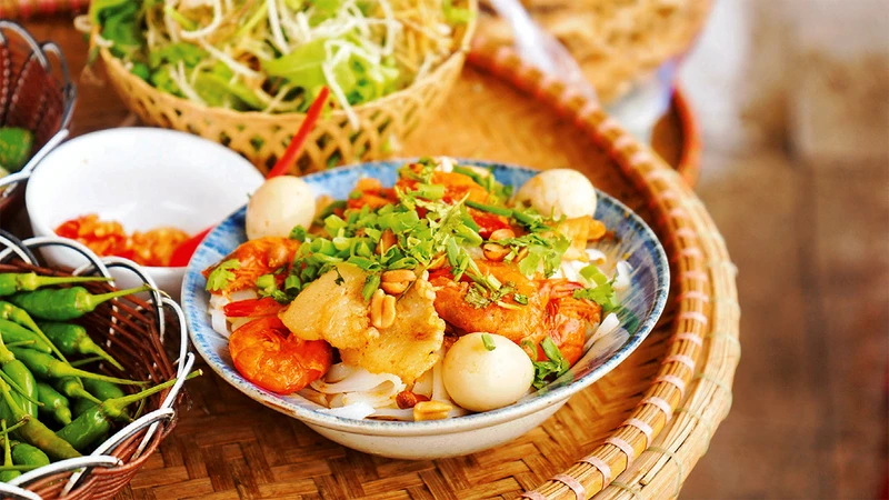 Nhiều món ăn đậm đà bản sắc của xứ Quảng.