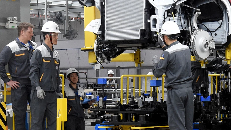 Dây chuyền sản xuất và lắp ráp ô-tô của Nhà máy sản xuất ô-tô VinFast, Khu công nghiệp Ðình Vũ (Hải Phòng). (Ảnh AN KHÁNH)
