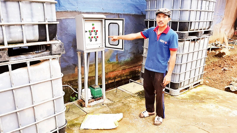 Hệ thống xử lý nước thải chăn nuôi bằng phương pháp sinh học của anh Nguyễn Văn Bình.