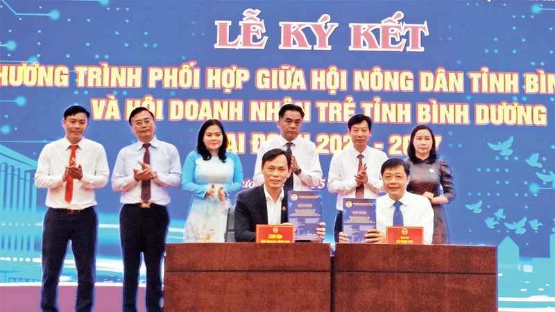 Ký kết hợp tác giữa Hội Nông dân và Hội Doanh nhân trẻ tỉnh Bình Dương nhằm tạo chuỗi liên kết hỗ trợ nông dân.