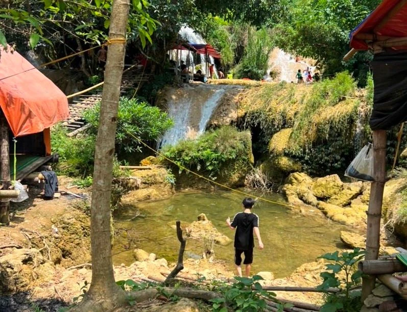 Một góc bãi tắm Bản Sầm, thị trấn Hòa Thuận, huyện Quảng Hòa, tỉnh Cao Bằng, nơi xảy ra vụ đuối nước