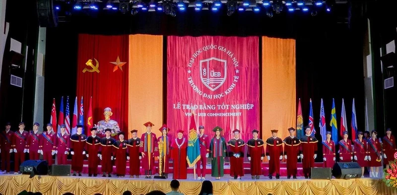 Hình ảnh tại Lễ tốt nghiệp của Trường đại học Kinh tế (Ảnh: Trường đại học Kinh tế)