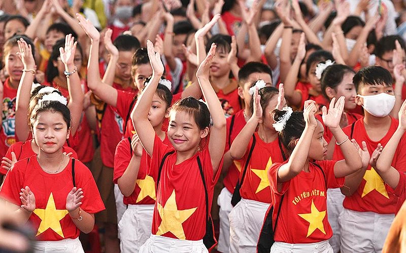 Các em nhỏ trong lễ tổng kết chương trình “Thiếu nhi Việt Nam - Học tập tốt, rèn luyện chăm” năm học 2020-2021.
