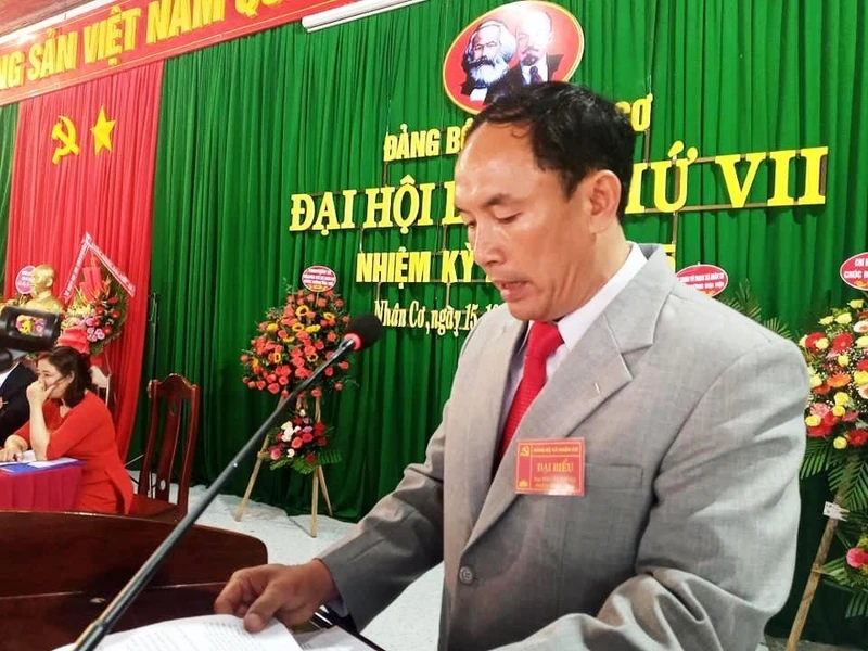 Ông Lê Quang Trường phát biểu tại Đại hội Đảng bộ xã Nhân Cơ lần thứ VII, nhiệm kỳ 2020-2025.